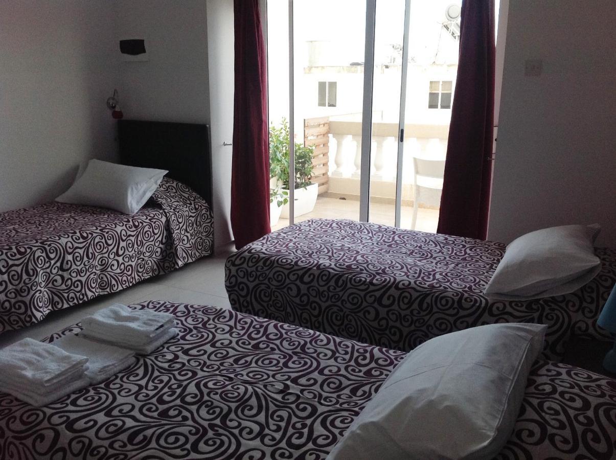 8Villa Saint Julian's Luaran gambar