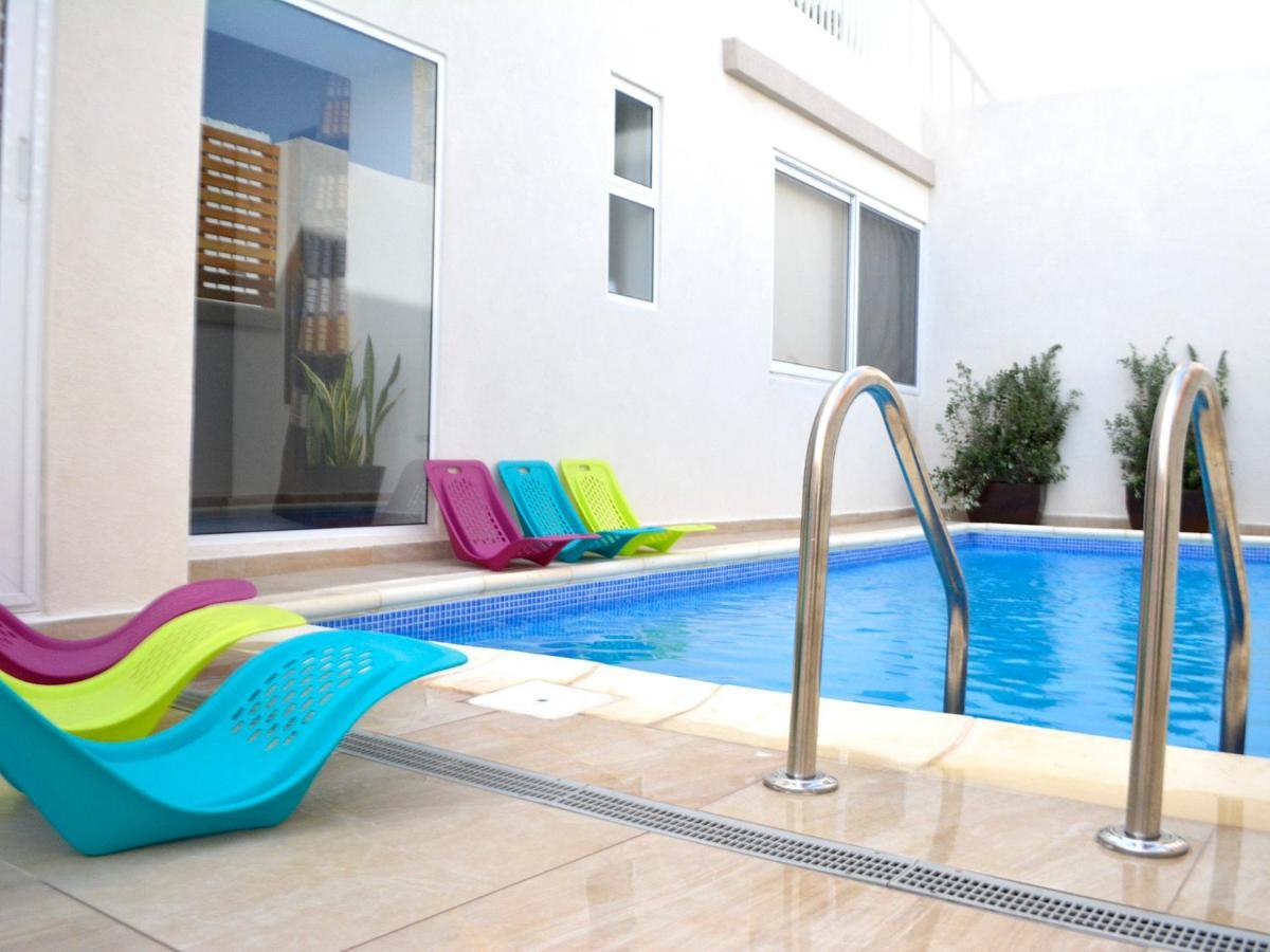 8Villa Saint Julian's Luaran gambar