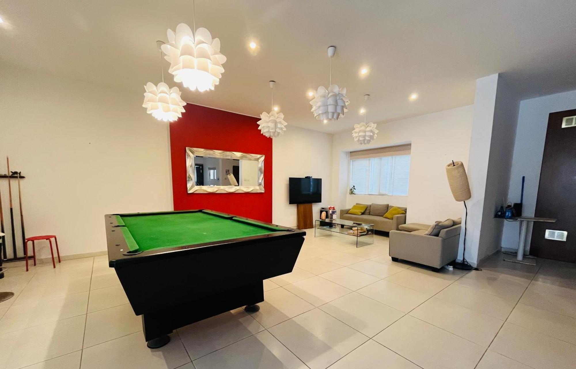 8Villa Saint Julian's Luaran gambar
