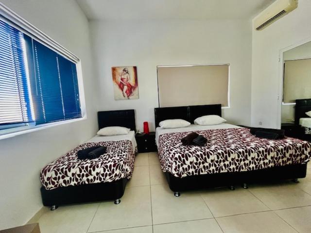 8Villa Saint Julian's Luaran gambar