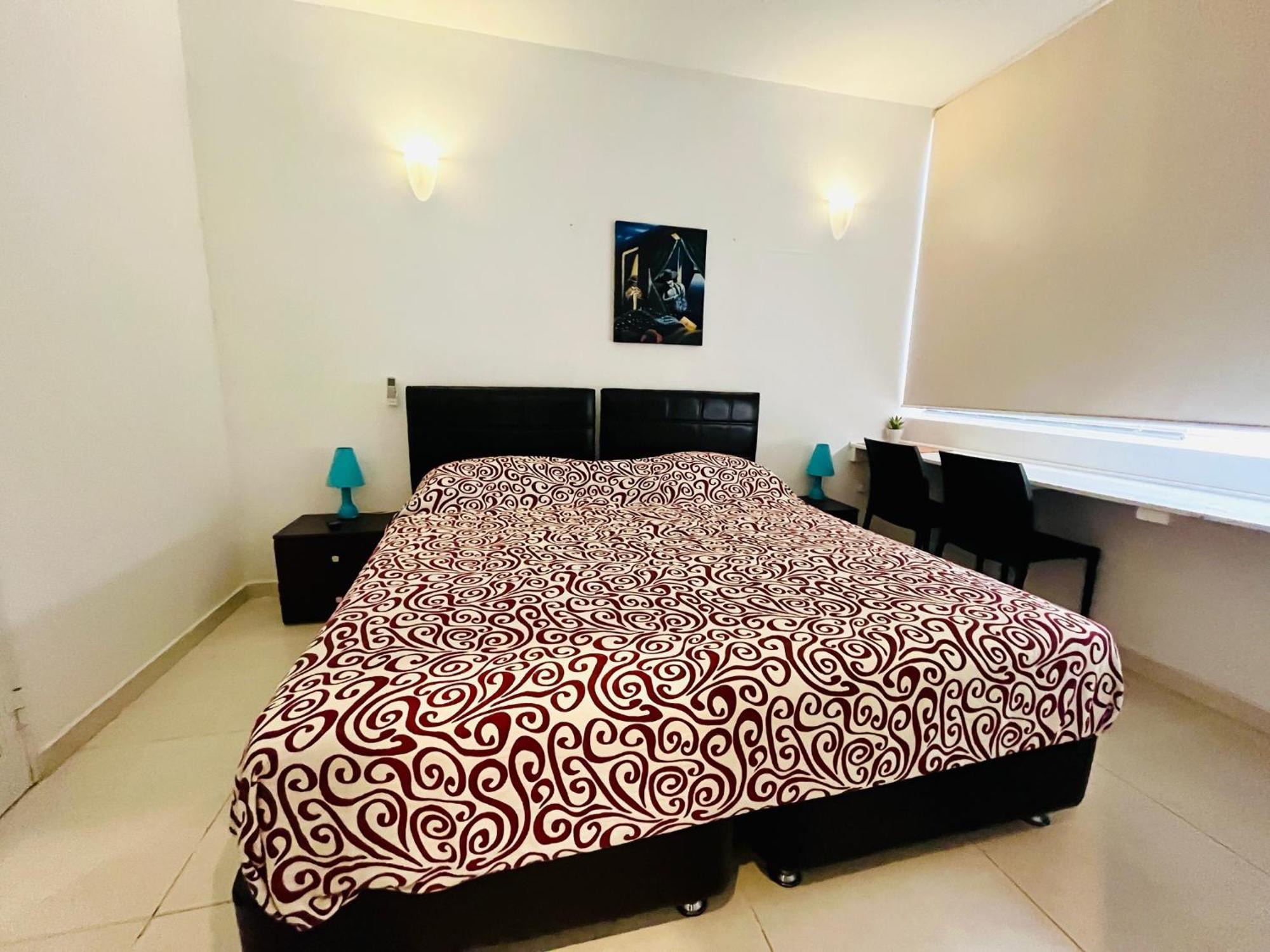 8Villa Saint Julian's Luaran gambar